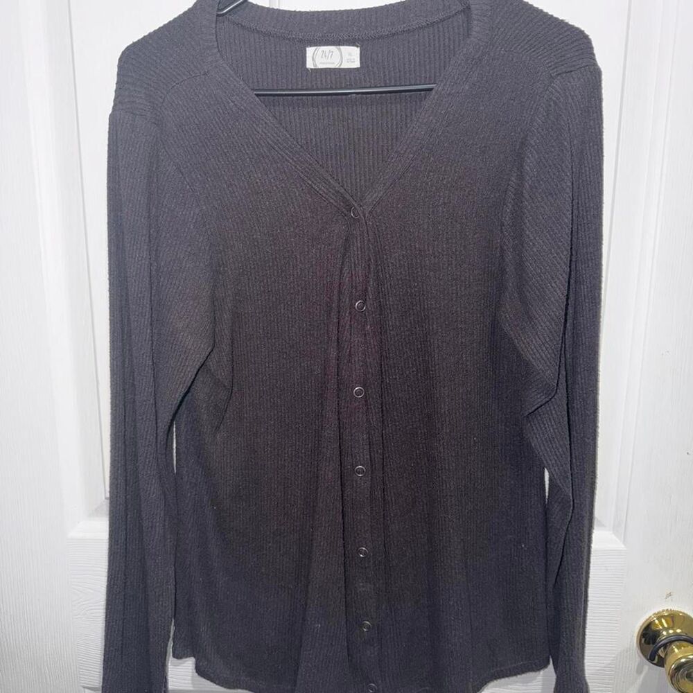 Maurices Women's Black and Grey sweater blouse